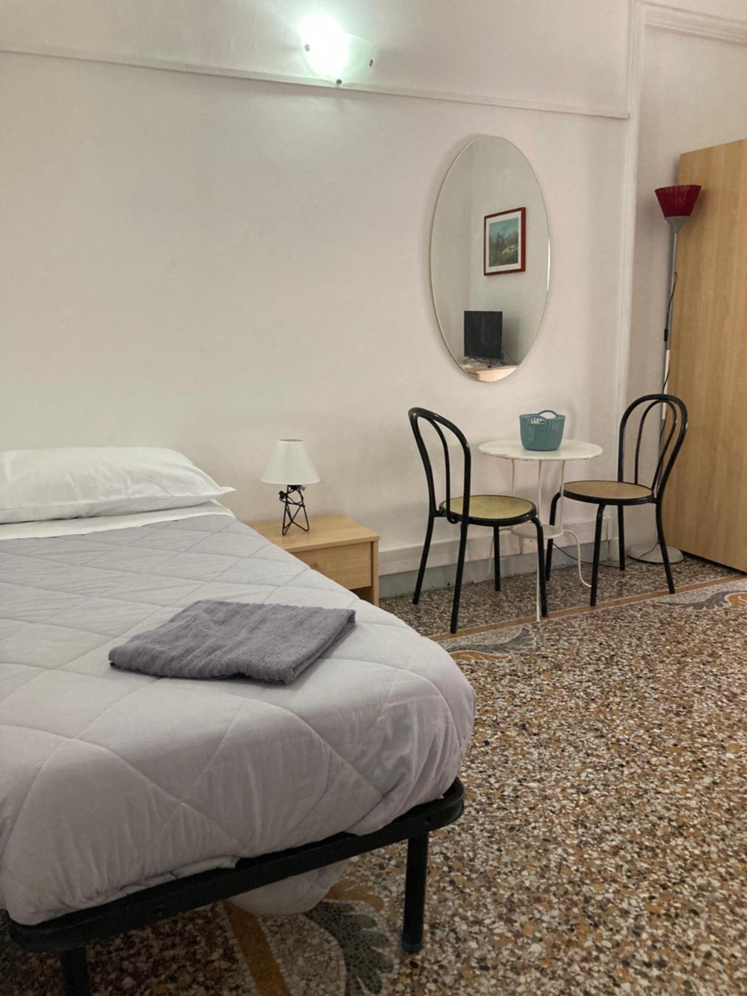 Guest House Roma 제노바 외부 사진